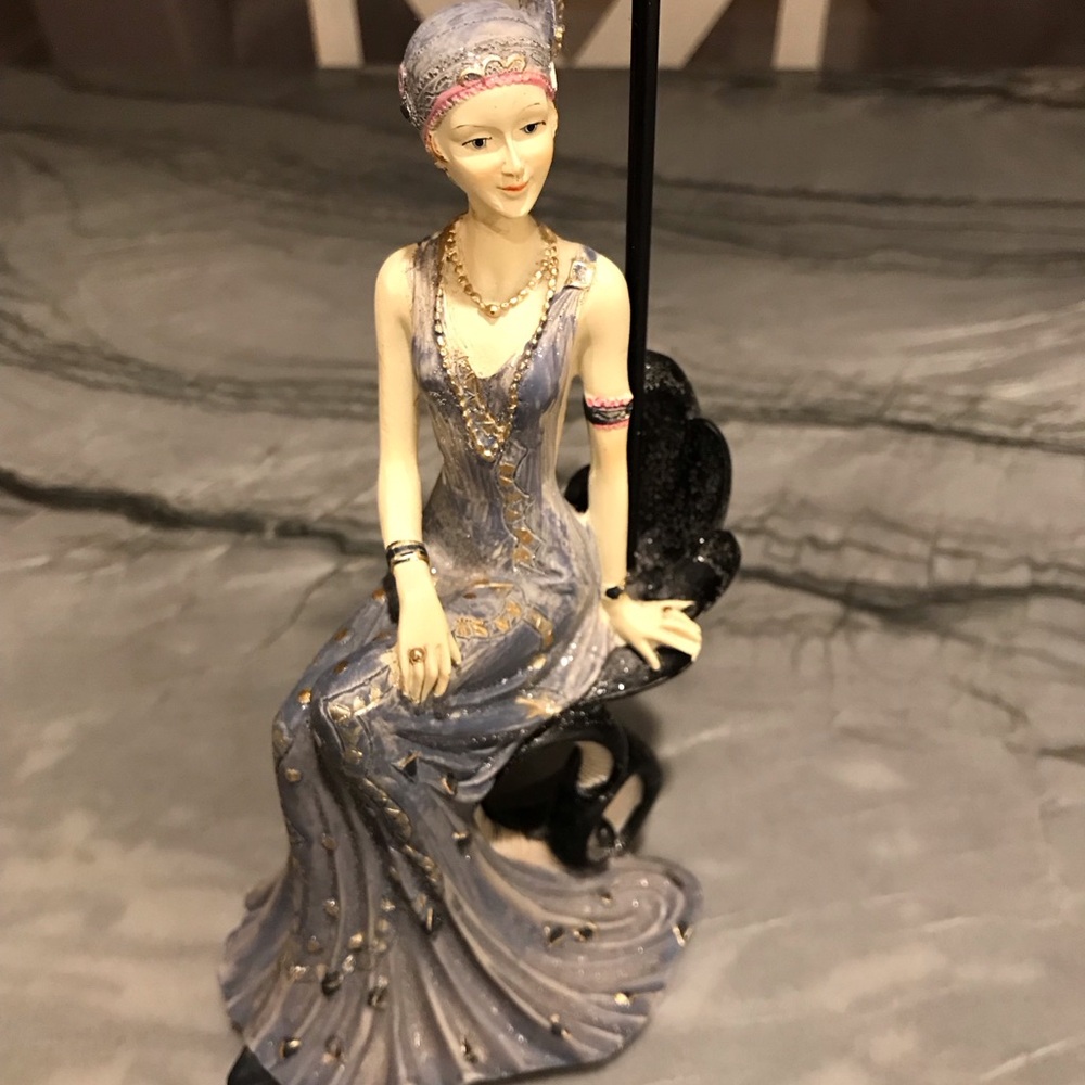 Necklace & Fine Jewelry Holder Sitting Lady Flapper Vintage Signed - Picture 2 of 7